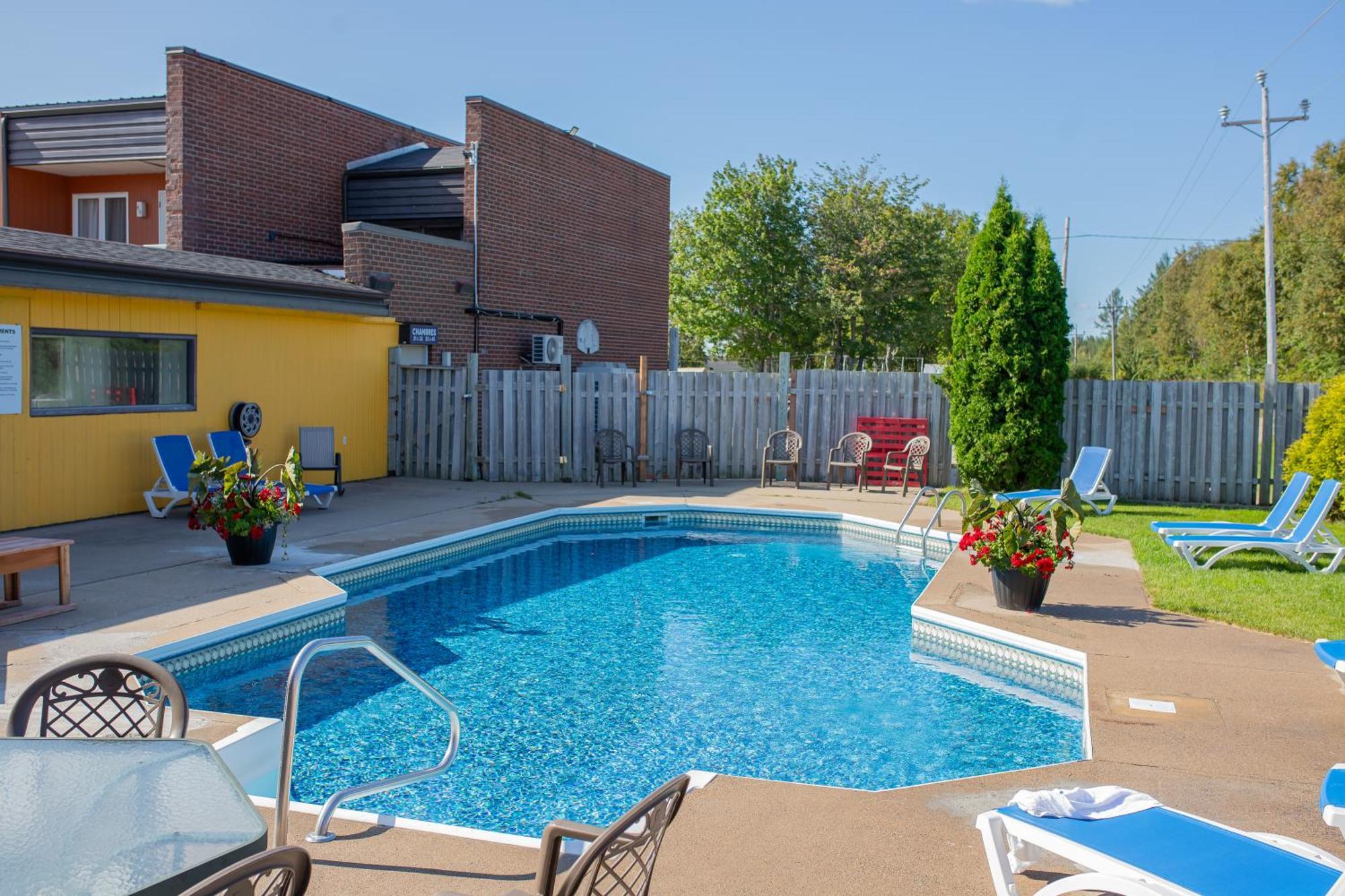ليس إيسكومينس Complexe Hotelier Escoumins المظهر الخارجي الصورة