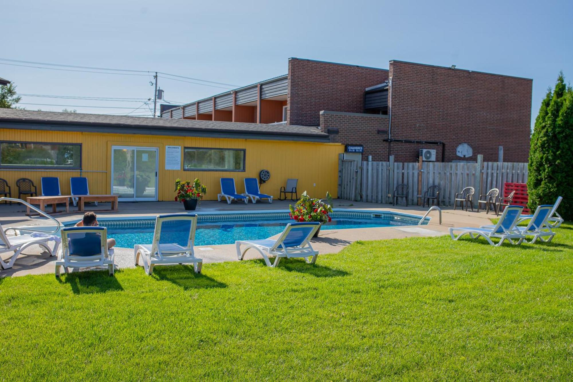 ليس إيسكومينس Complexe Hotelier Escoumins المظهر الخارجي الصورة